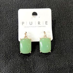 Peridot colored drop earrings with gold